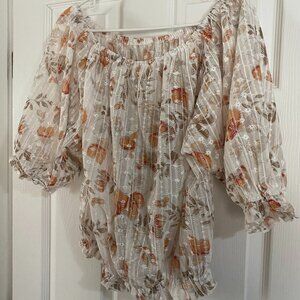 Elegant flowery blouse